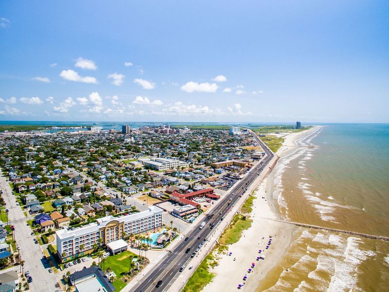 File:Galveston hwy n coast.jpg