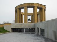 Westfront This WW I memorial is one of seven that incorporates a monument to Albert I, the Soldier King. It is strategically placed adjacent to the Ganzepoot locks on the Yser river, which were the key to preserving the country from complete German occupation during one of the war's major battles.