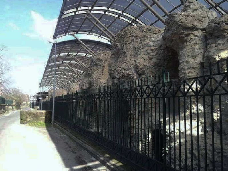 File:Necropoli di S. Vito.jpg