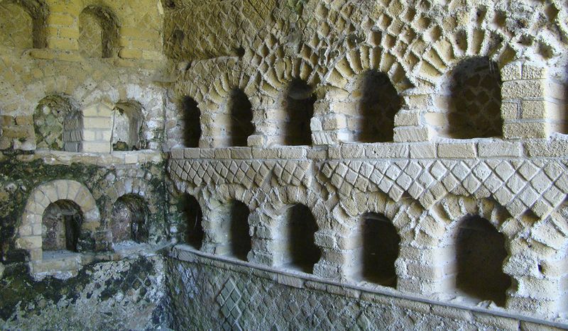 File:Cappella Necropolis.jpg